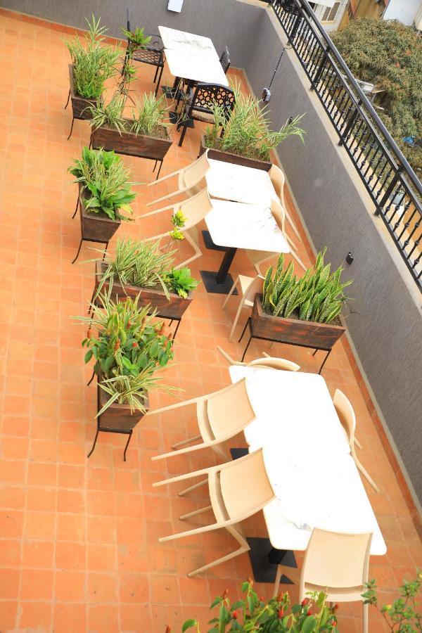 Galaxy Motel Kampala Exterior photo